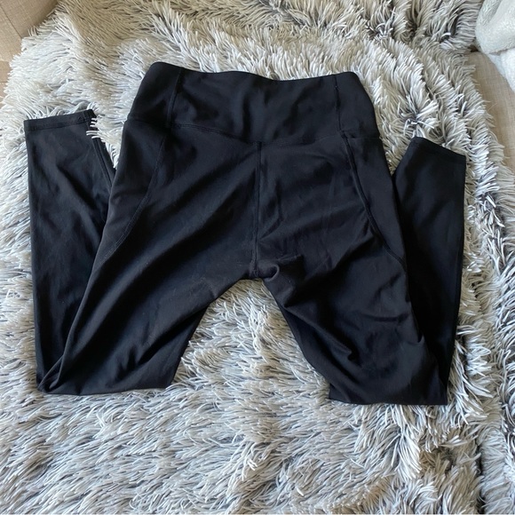 Fabletics High-Waisted Oasis Crossover 7/8 Legging, size XS - Picture 5 of 5